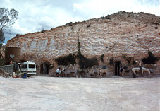 Crocodile Harrys dugout